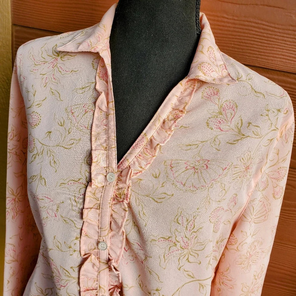 Villager A Liz Claiborne Company Pink Floral Ruffle Buttondown Blouse Size PM - Picture 2 of 13